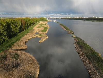 Noordzeekanaal. Pont Buitenhuizen.