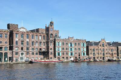 Industrieel monument de pakhuizen aan de Zaan in Wormerveer